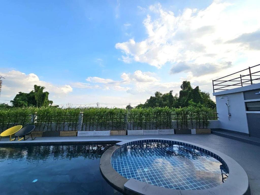 Surestay By Best Western Iconic Suvarnabhumi Bang Bo Exterior foto
